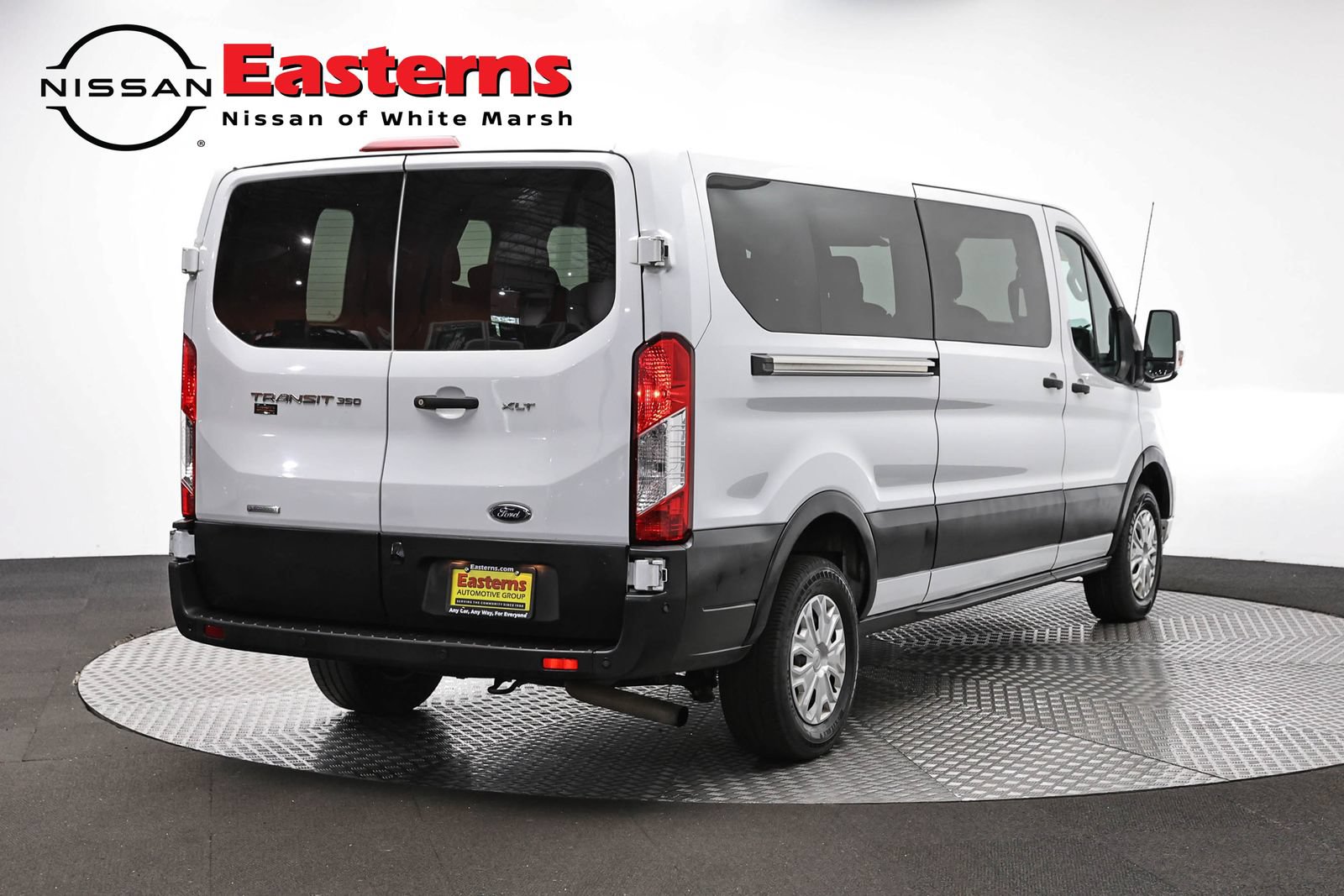 Used 2023 Ford Transit 350 XLT RWD image 5