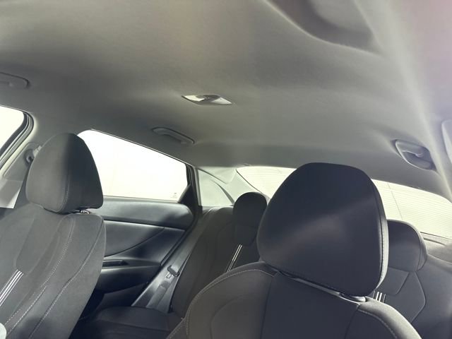 Used 2023 Hyundai Elantra SEL image 12