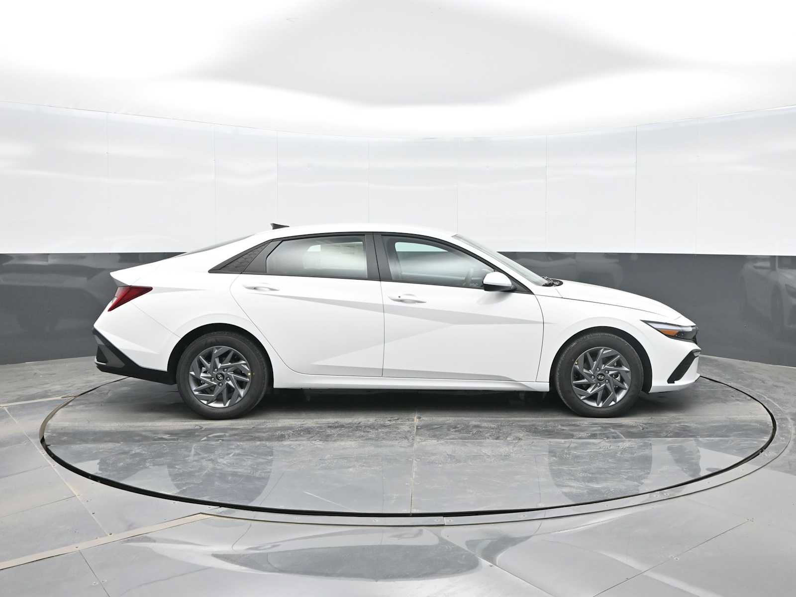 New 2026 Hyundai Elantra Blue image 9