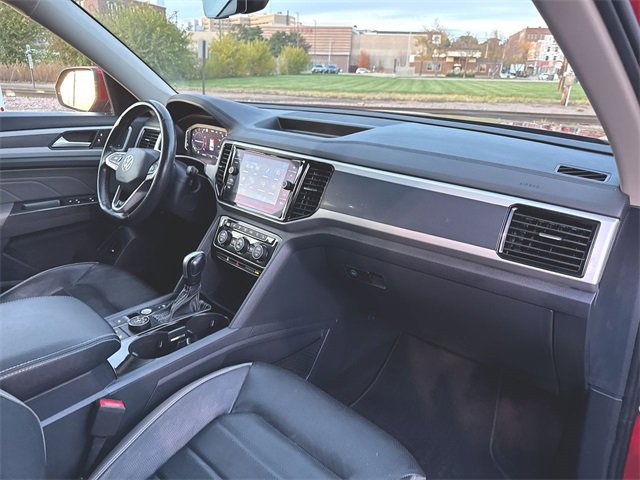 Used 2022 Volkswagen Atlas SEL Premium image 30