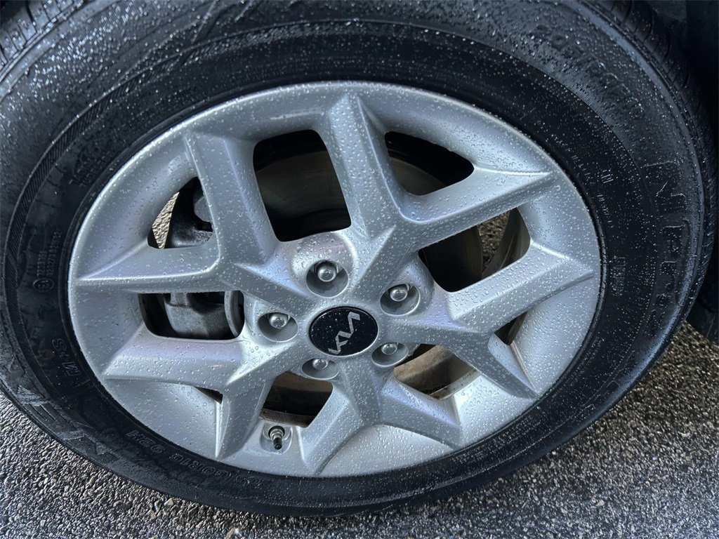 Used 2025 Kia Soul LX w/ LX Technology Package image 9