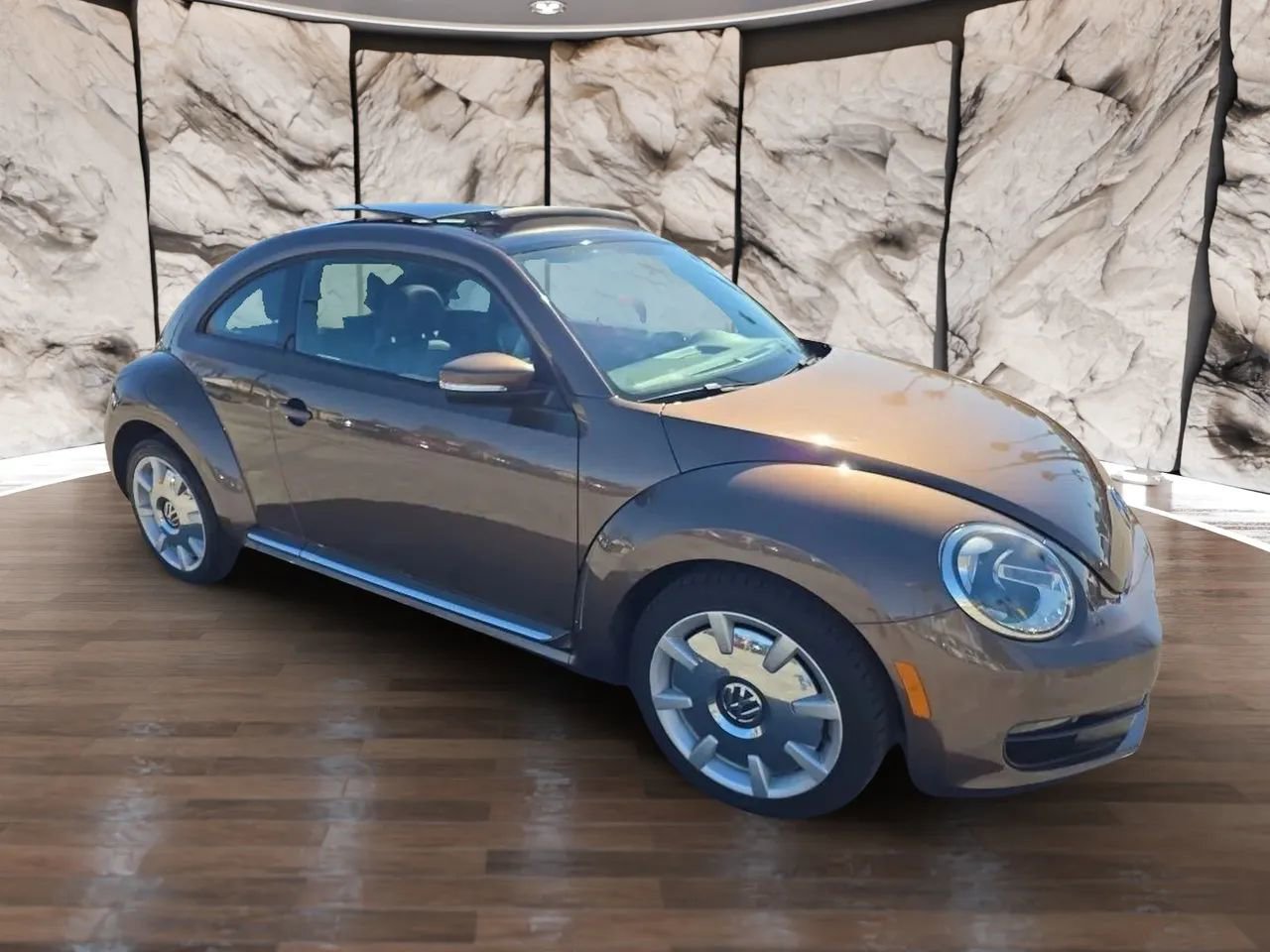 Used 2013 Volkswagen Beetle 2.5 image 8