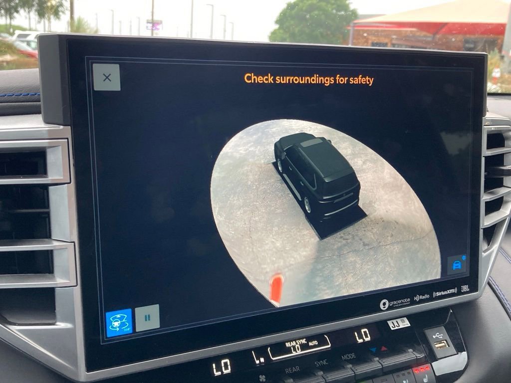 Certified 2023 Toyota Sequoia Platinum image 25