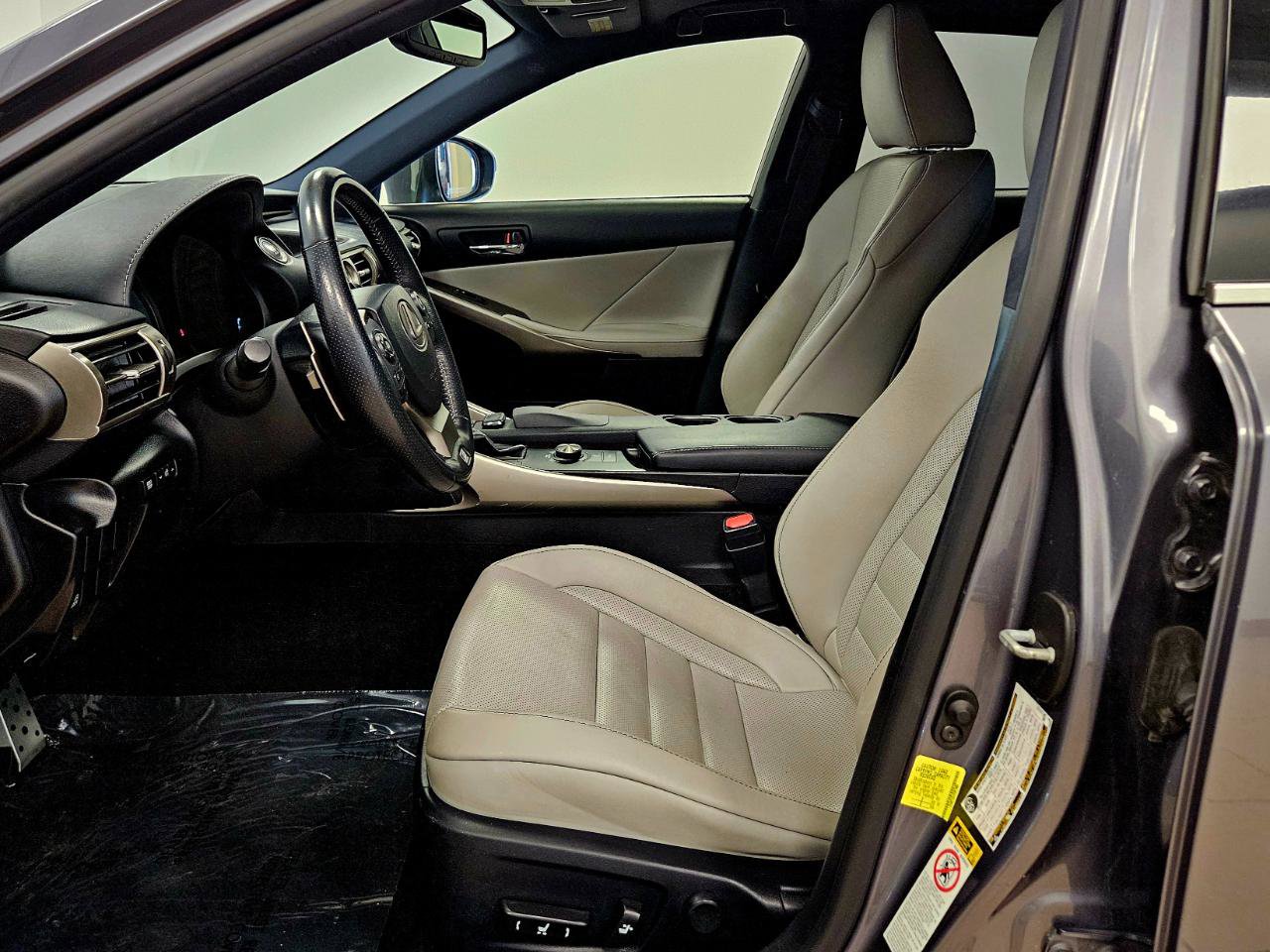 Used 2015 Lexus IS 250 4DR SPORT SDN RWD w/ F-Sport Package image 10