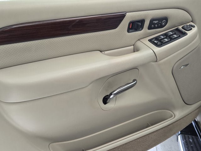 Used 2002 Cadillac Escalade AWD image 25
