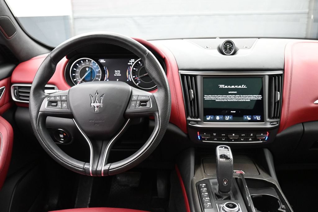 Used 2023 Maserati Levante GT AWD/4WD image 11