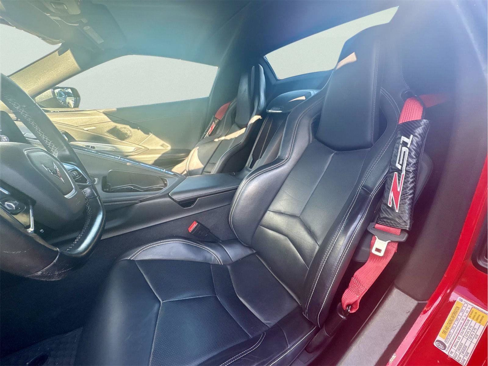 Used 2022 Chevrolet Corvette Stingray Convertible w/ Z51 Performance Package RWD image 18