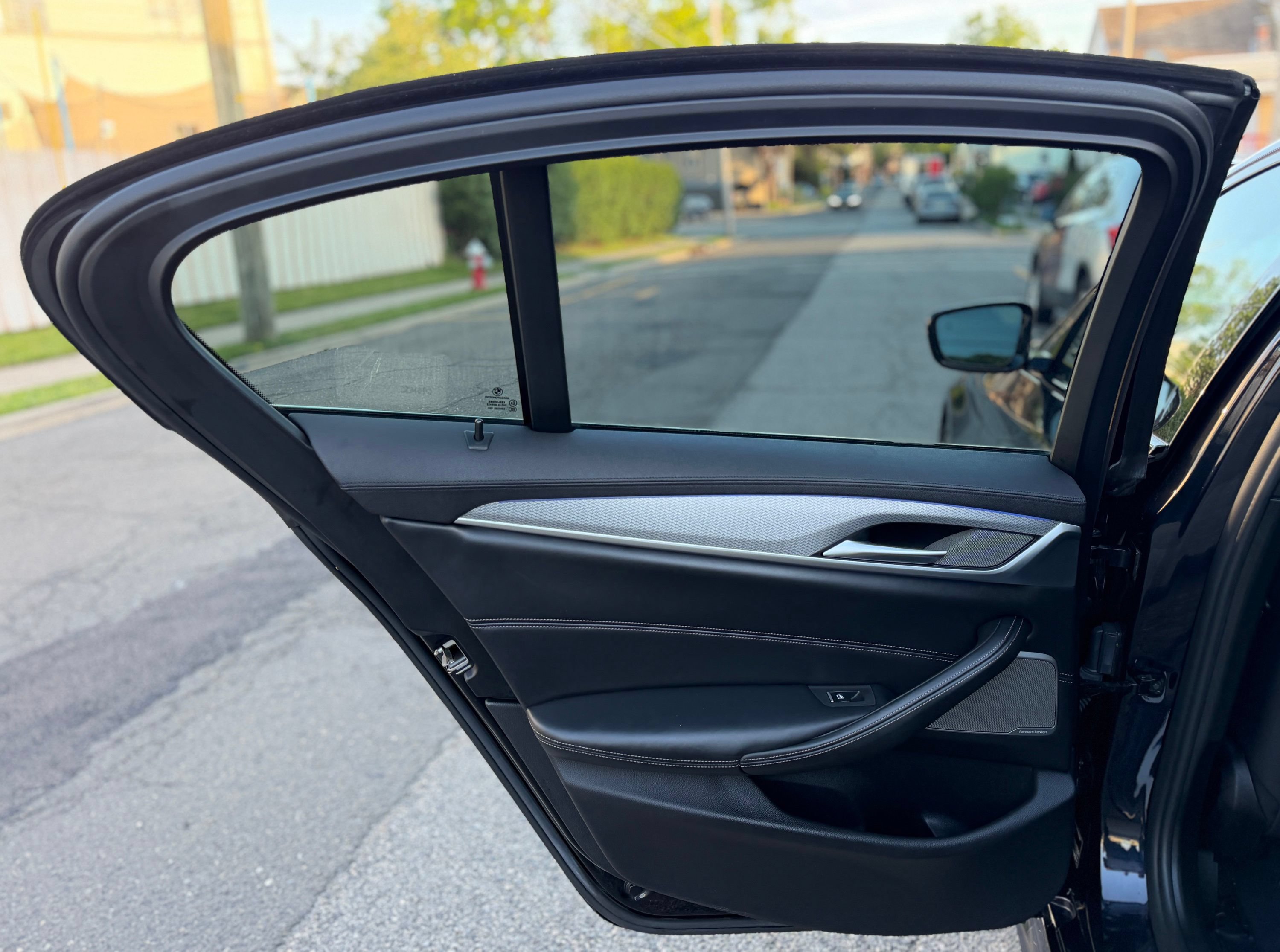Used 2019 BMW M550i xDrive AWD/4WD image 16