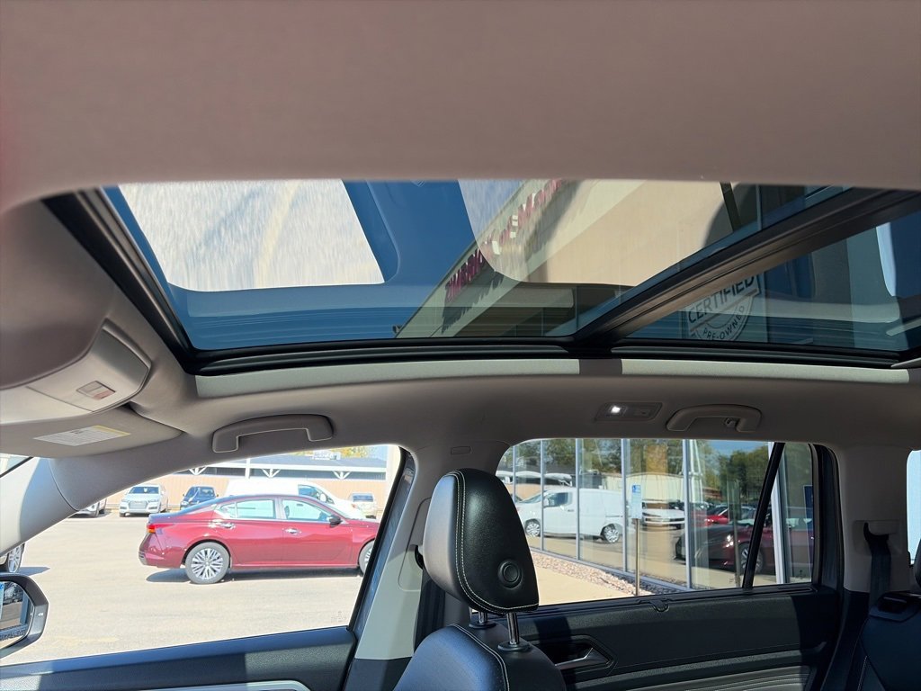 Certified 2023 Volkswagen Atlas SEL image 16