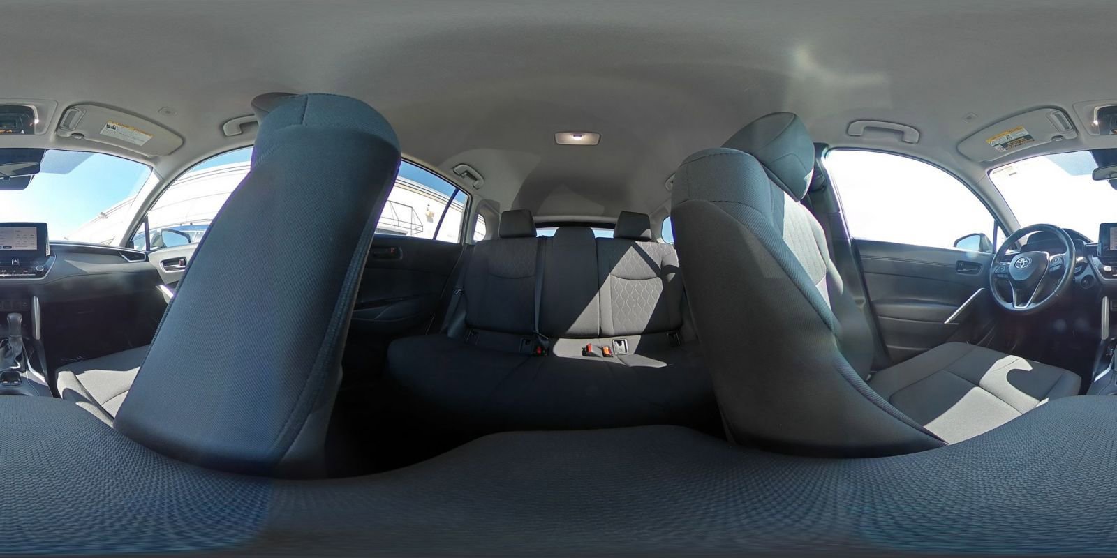 Used 2025 Toyota Corolla Cross LE image 42