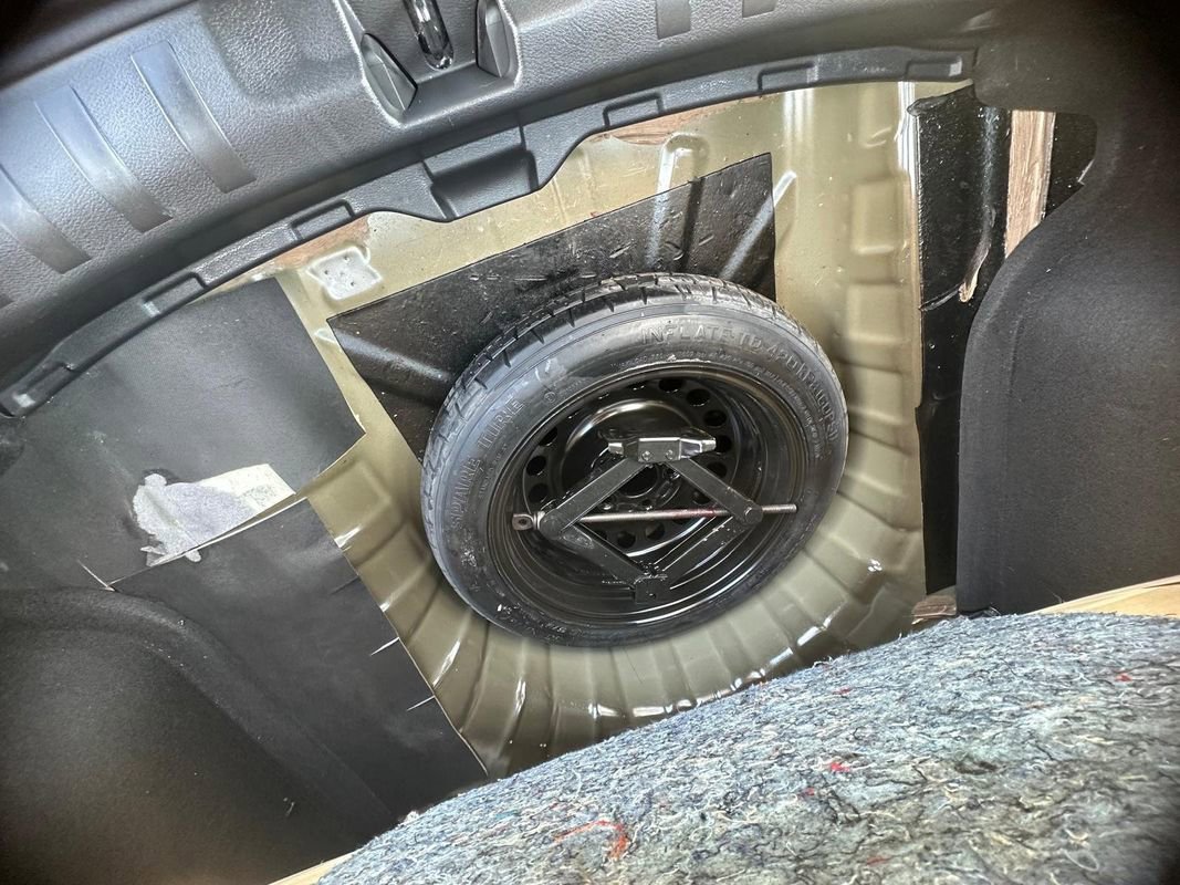 Used 2021 Nissan Kicks SR image 18