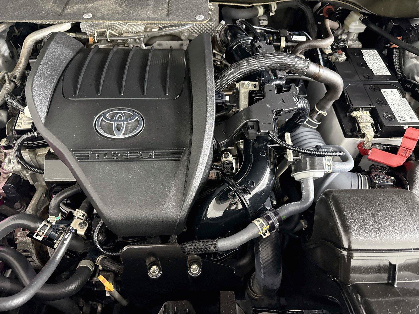 Used 2024 Toyota Highlander XLE AWD/4WD image 44