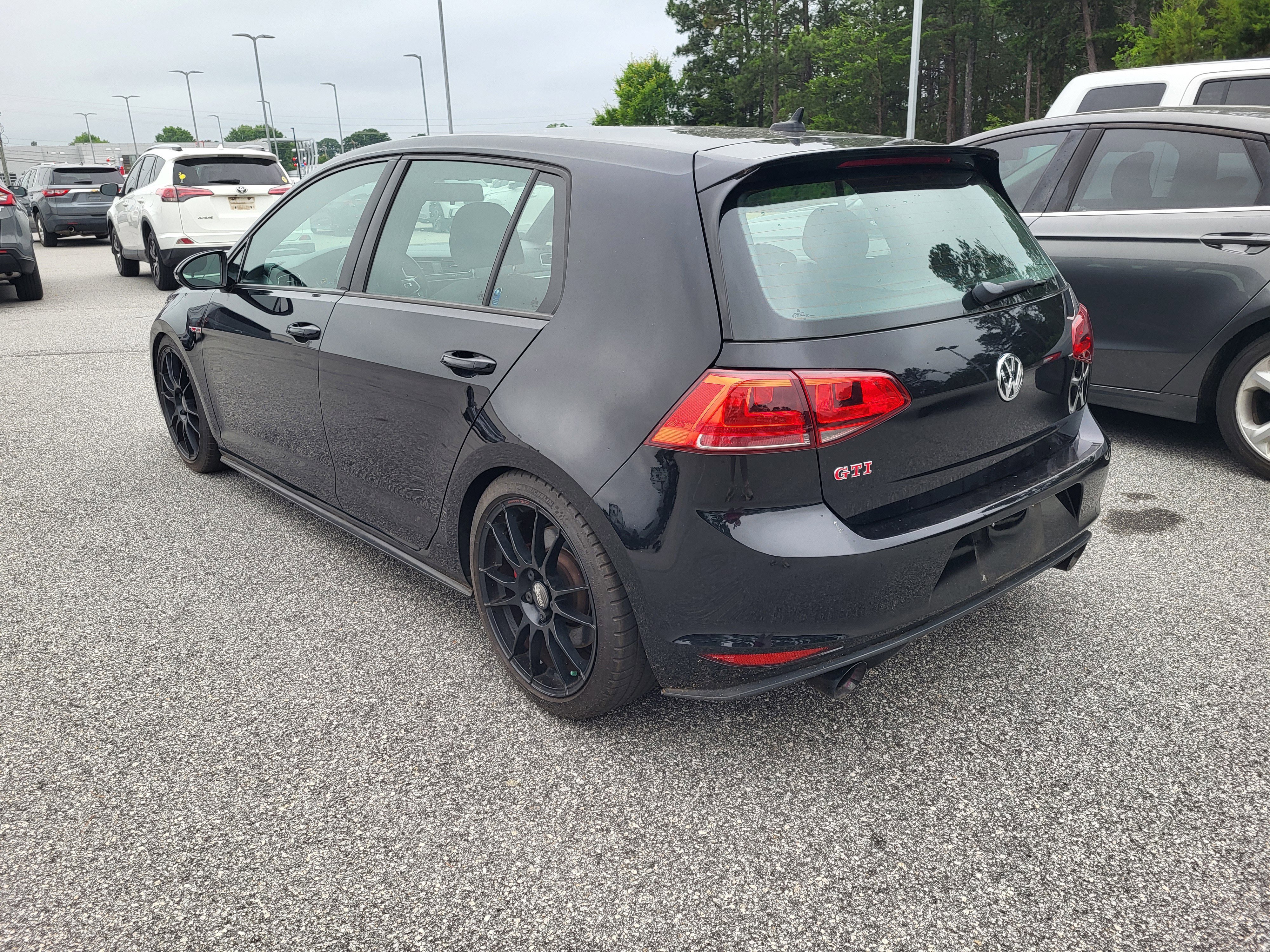Used 2017 Volkswagen GTI Sport FWD image 6