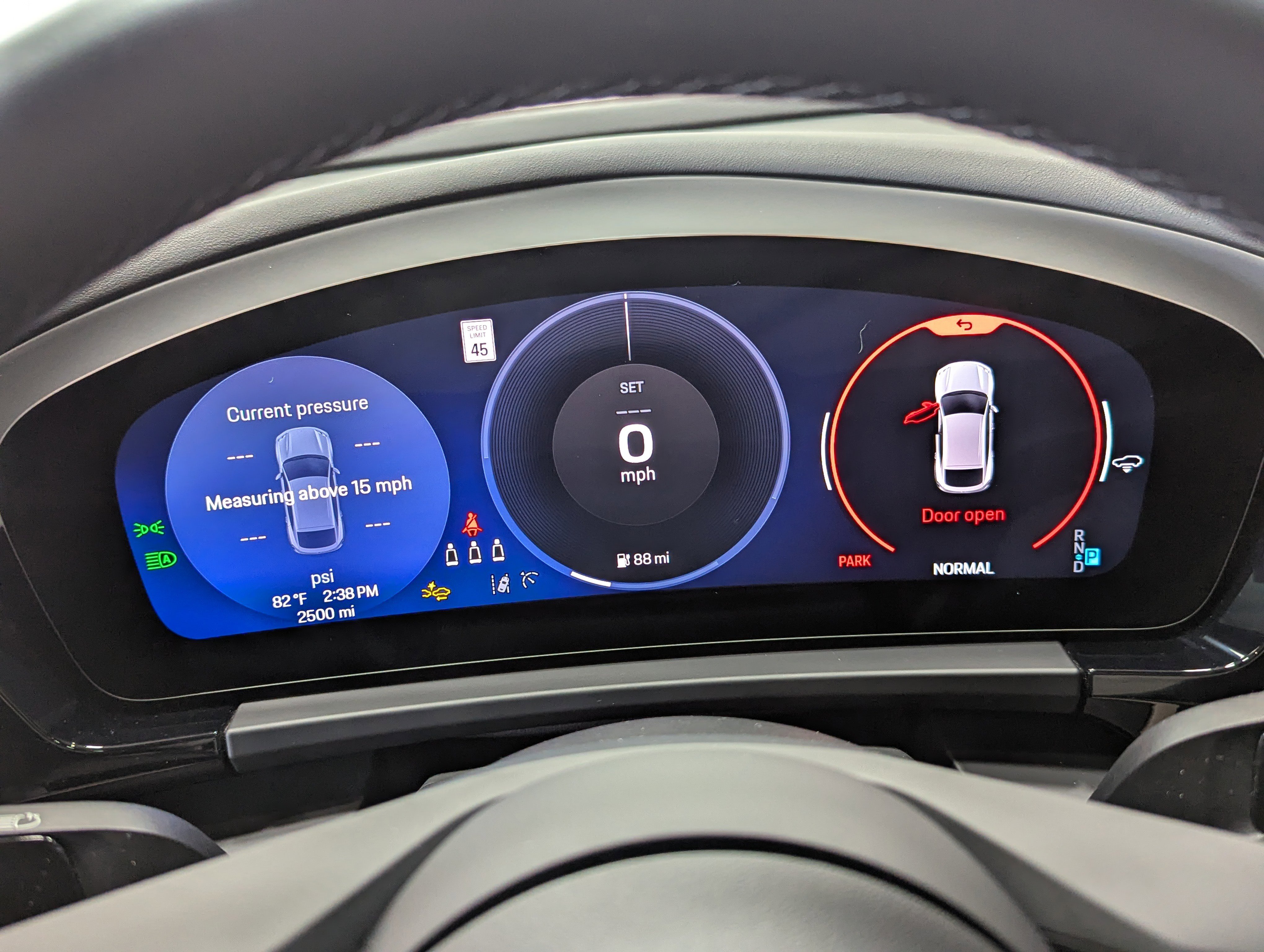 Certified 2025 Porsche Macan 4 Electric image 42