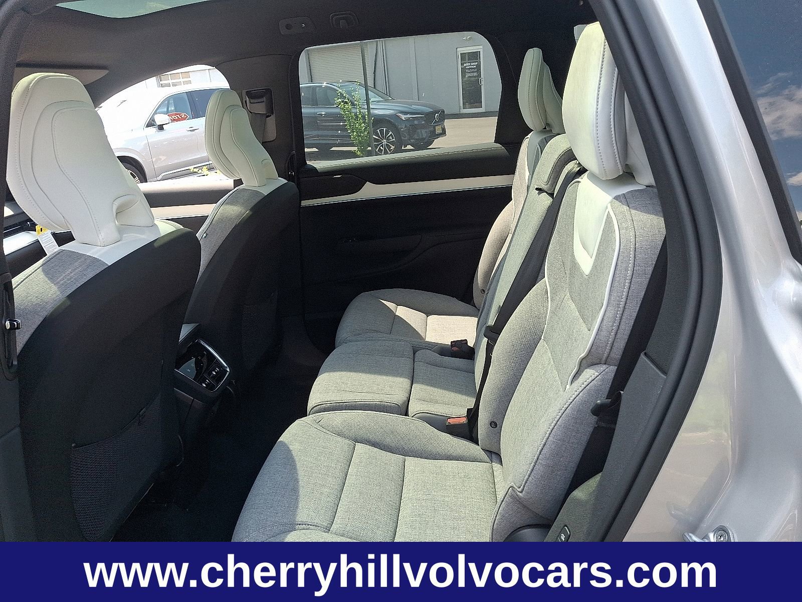 New 2025 Volvo EX90 Ultra image 11