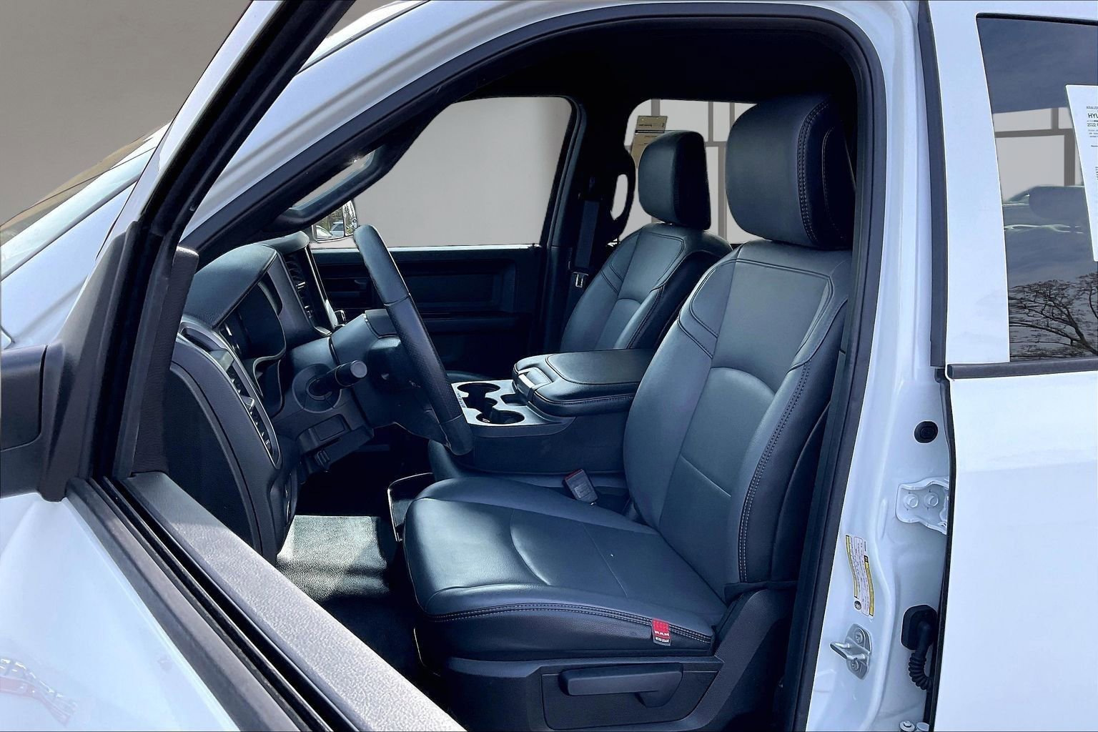 Used 2022 RAM 2500 Tradesman w/ Chrome Appearance Group image 22