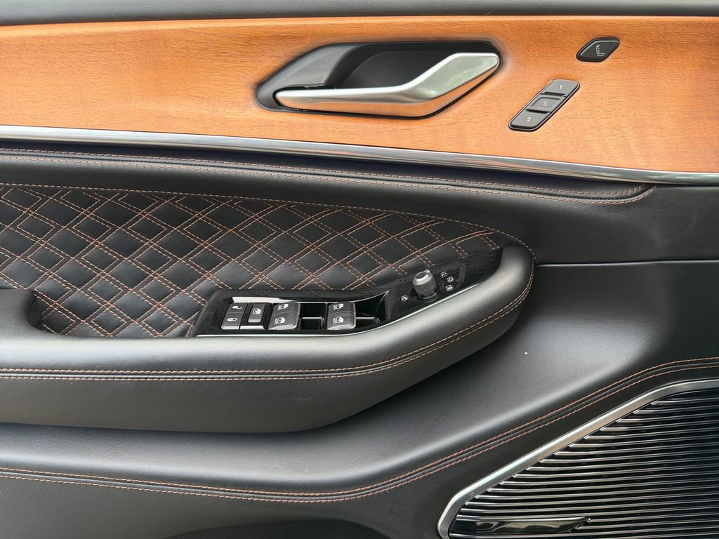 Used 2022 Jeep Grand Cherokee Summit image 12