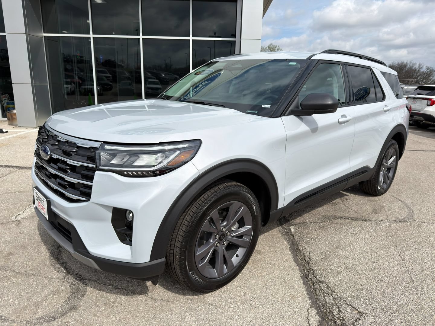 New 2026 Ford Explorer Active w/ Active Comfort Package AWD/4WD image 3