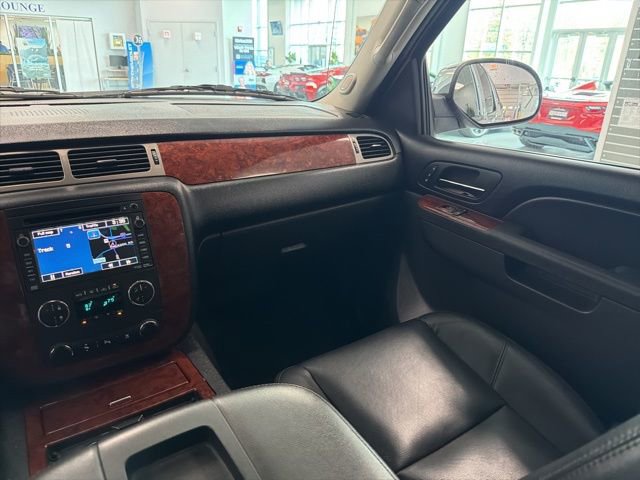 Used 2011 Chevrolet Avalanche LTZ image 27