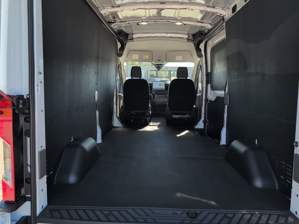 New 2026 Ford Transit 250 148 Medium Roof image 10