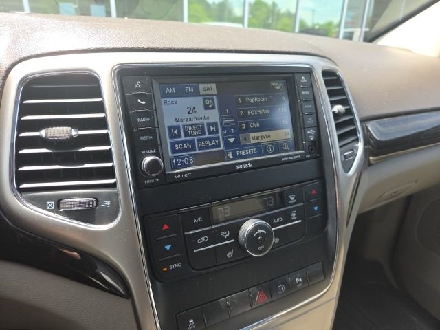 Used 2012 Jeep Grand Cherokee Laredo AWD/4WD image 11