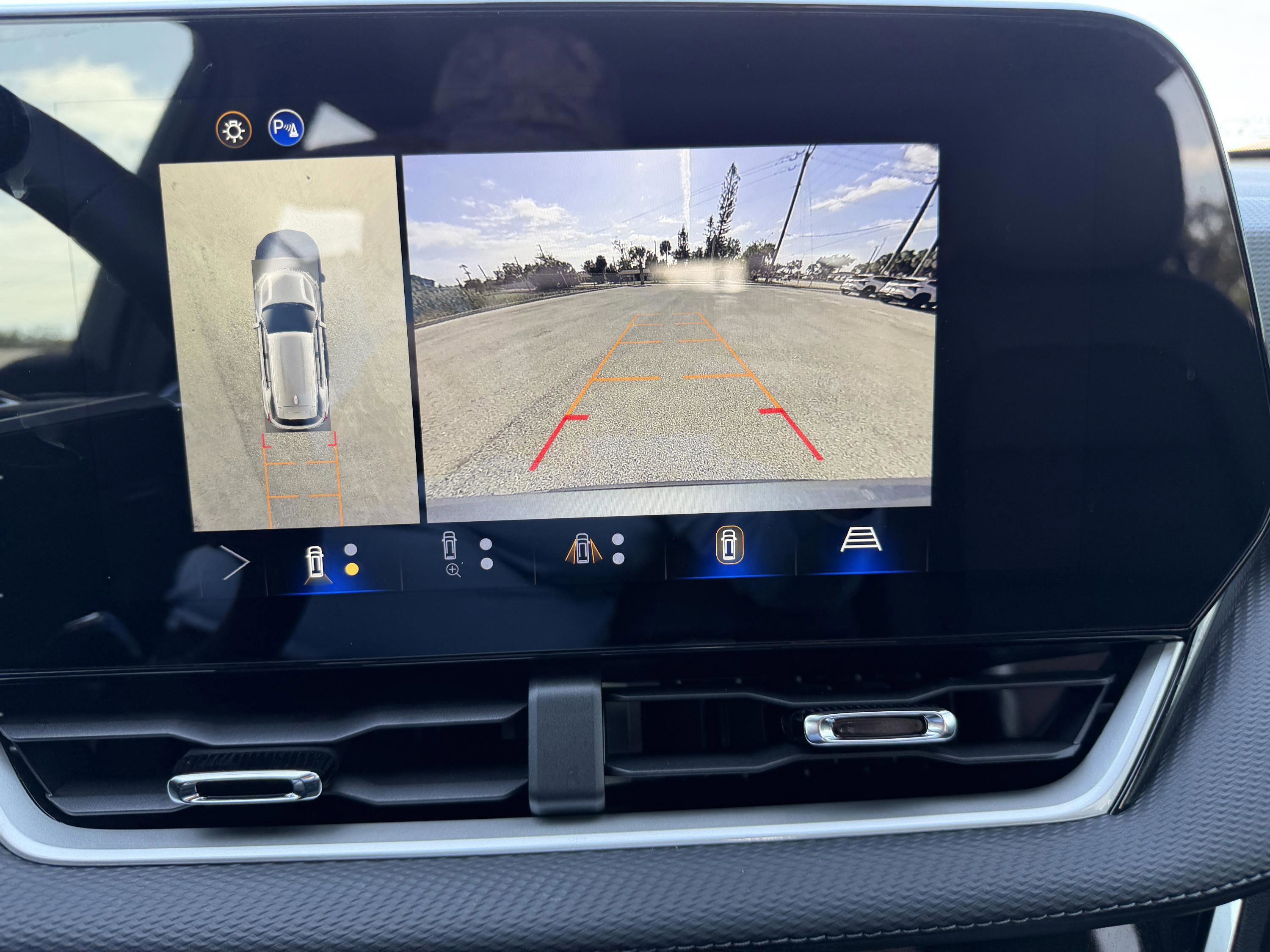 New 2026 Chevrolet Equinox LT w/ Convenience Package II image 15