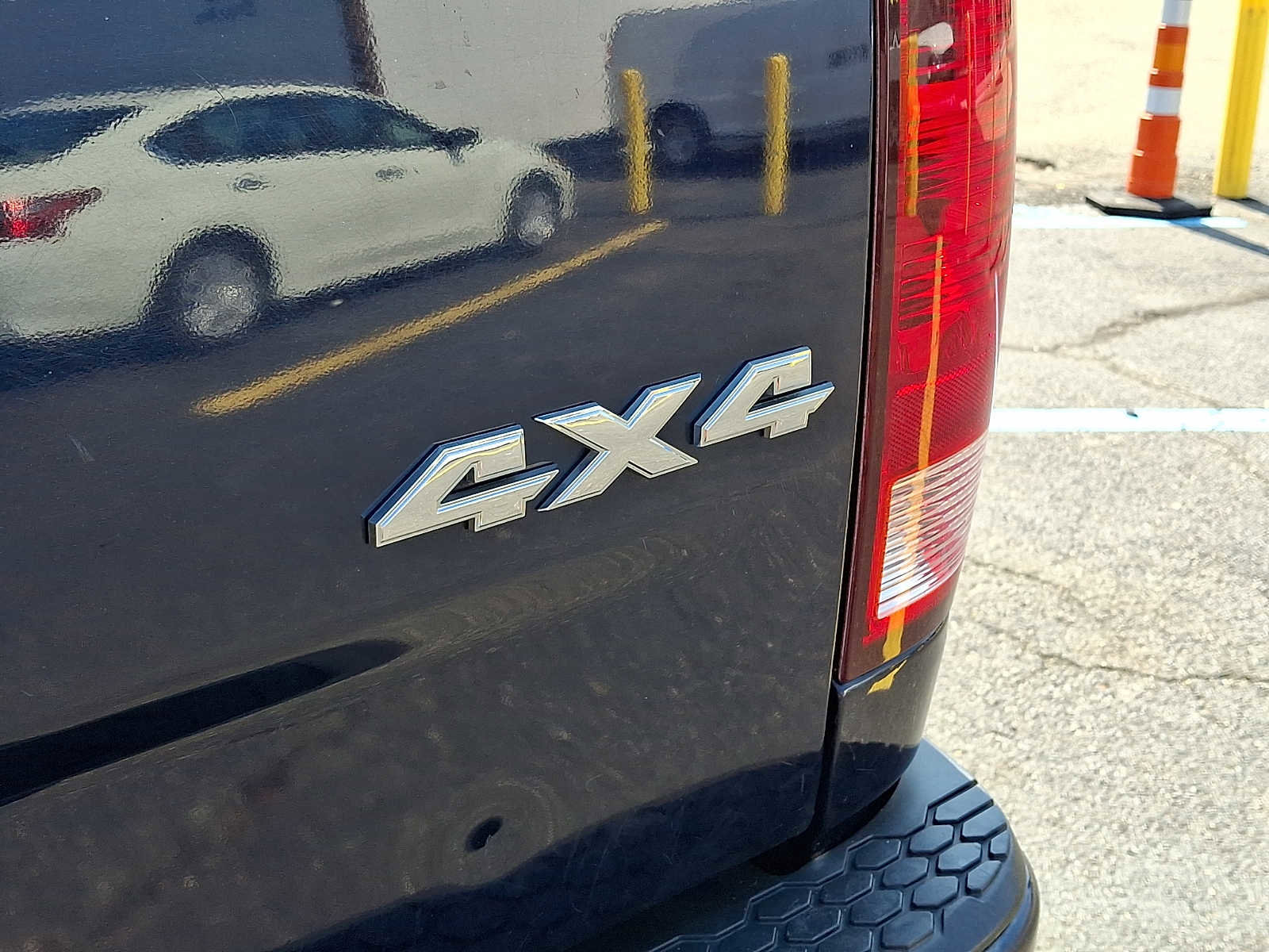 Used 2013 RAM 1500 Express image 28