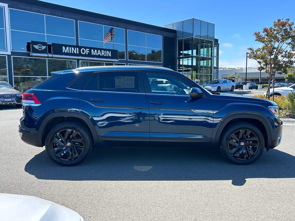 Used 2023 Volkswagen Atlas Cross Sport SE w/ Black Wheel Package AWD/4WD image 6
