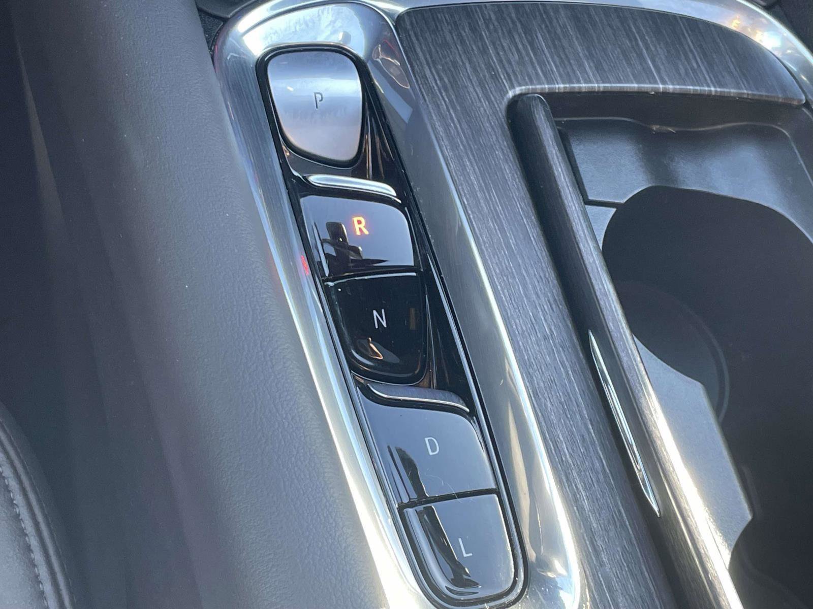 Certified 2022 Buick Enclave Avenir w/ Avenir Technology Package image 4