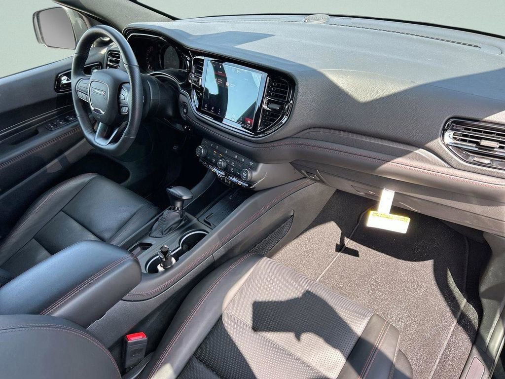 Used 2025 Dodge Durango GT image 16