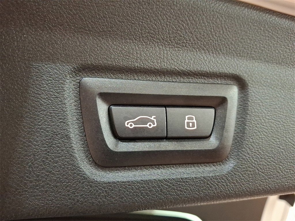 Used 2025 BMW i4 xDrive40i w/ M Sport Package image 28