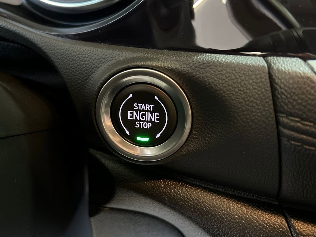 Used 2022 Buick Encore GX Select AWD/4WD image 23
