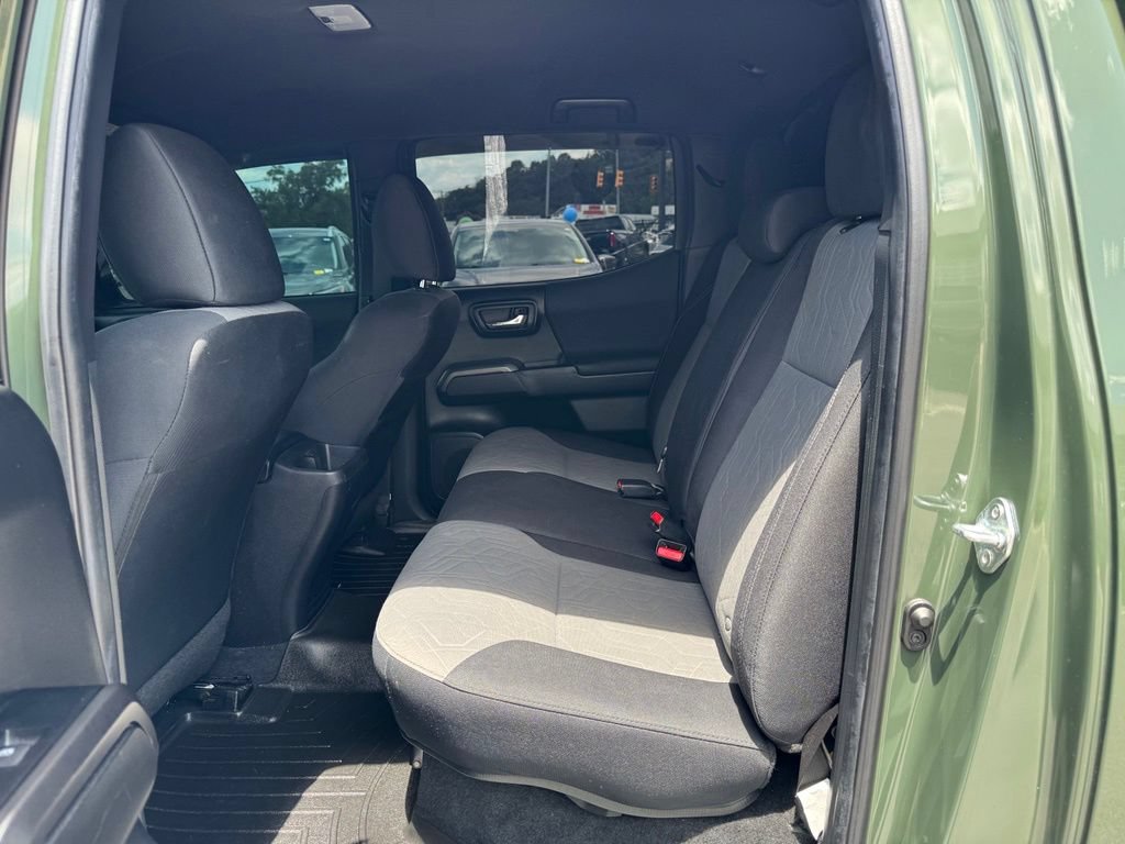 Used 2022 Toyota Tacoma TRD Sport AWD/4WD image 25