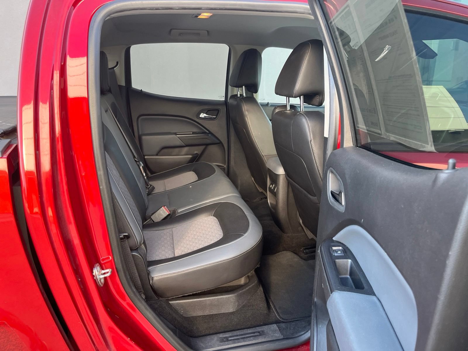 Used 2015 Chevrolet Colorado Z71 RWD image 24