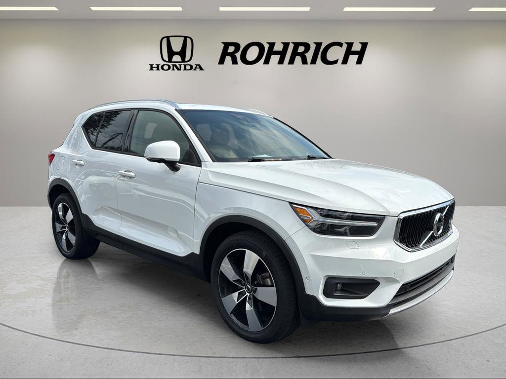 Used 2019 Volvo XC40 T5 Momentum image 4