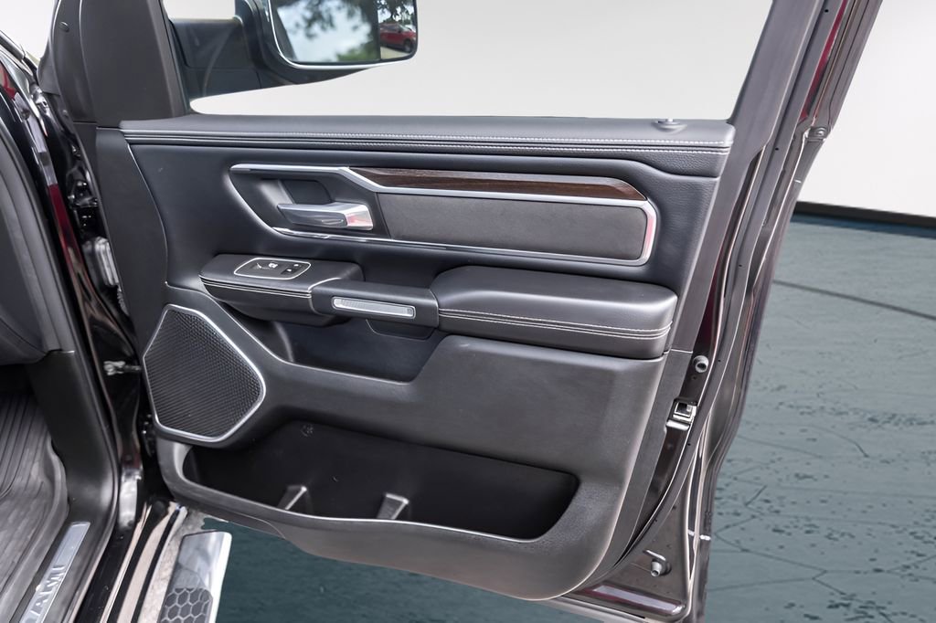 Used 2022 RAM 1500 Laramie AWD/4WD image 30