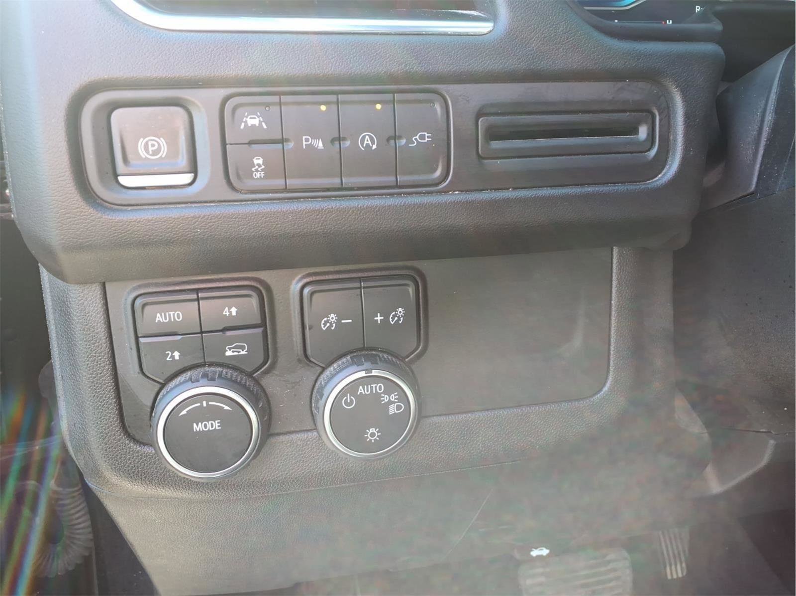 Used 2022 Chevrolet Tahoe LT image 18