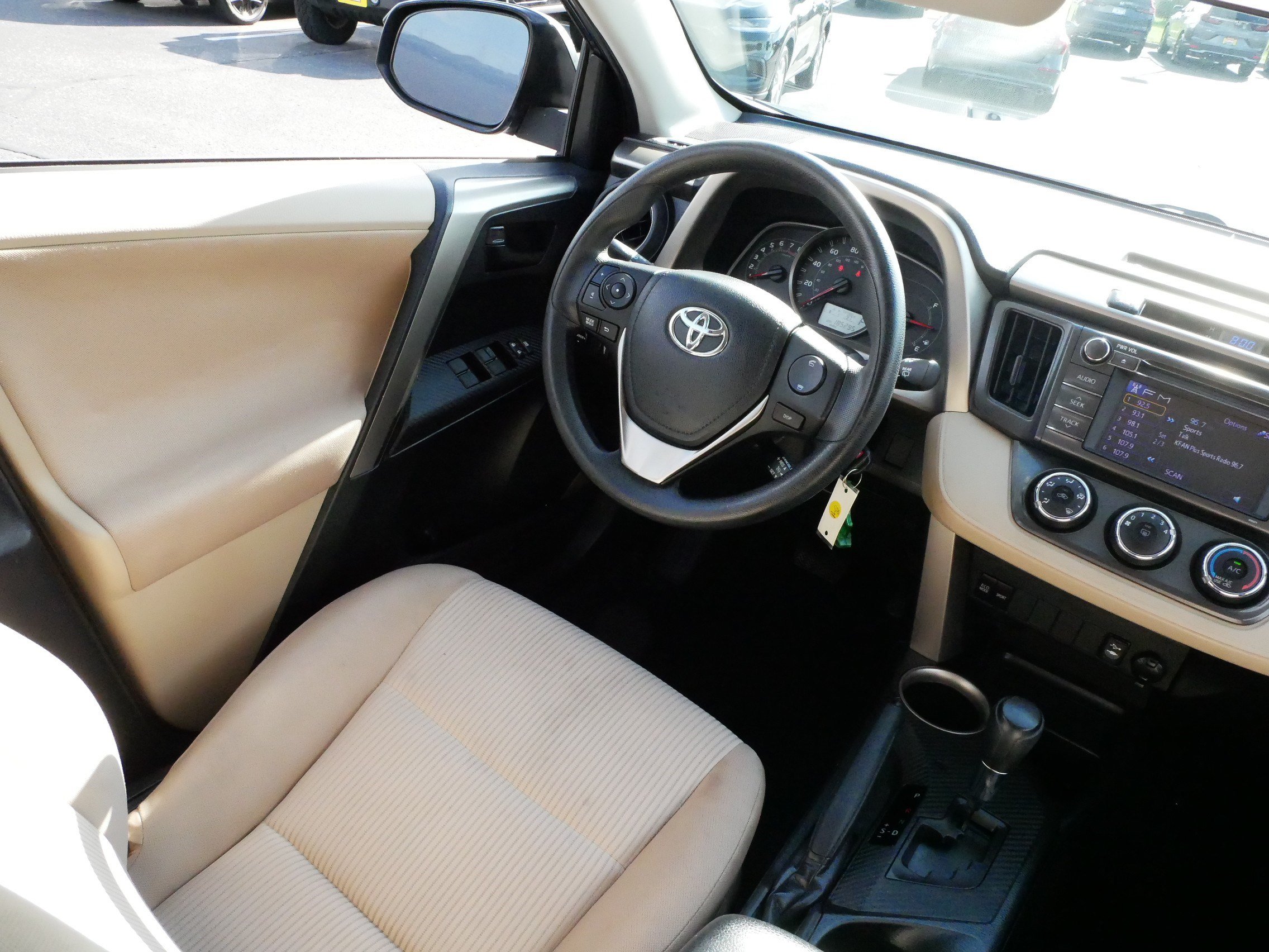 Used 2013 Toyota RAV4 LE AWD/4WD image 9