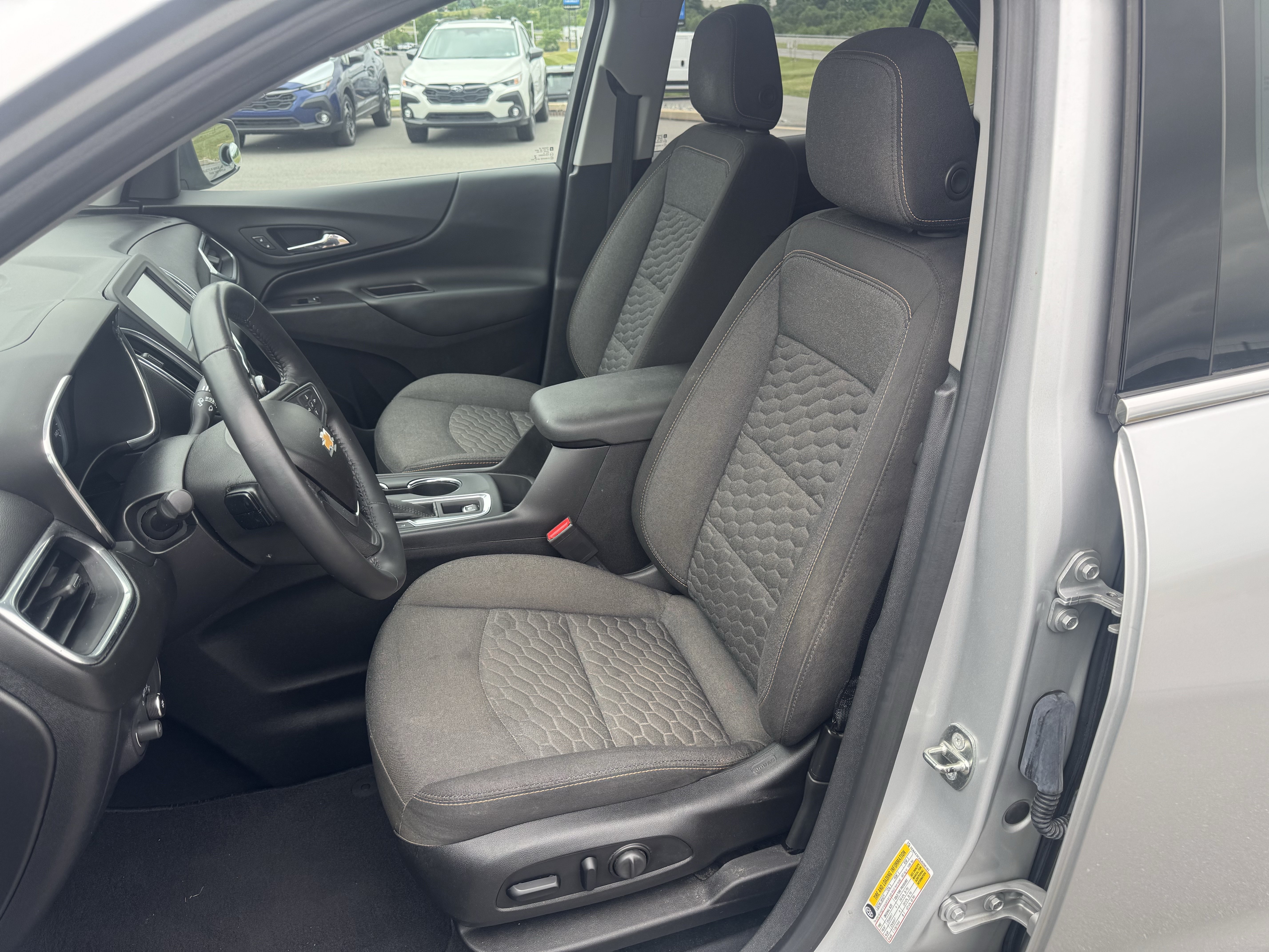 Used 2018 Chevrolet Equinox LT AWD/4WD image 12