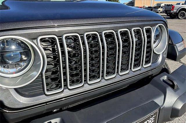 Used 2025 Jeep Wrangler Sahara image 26