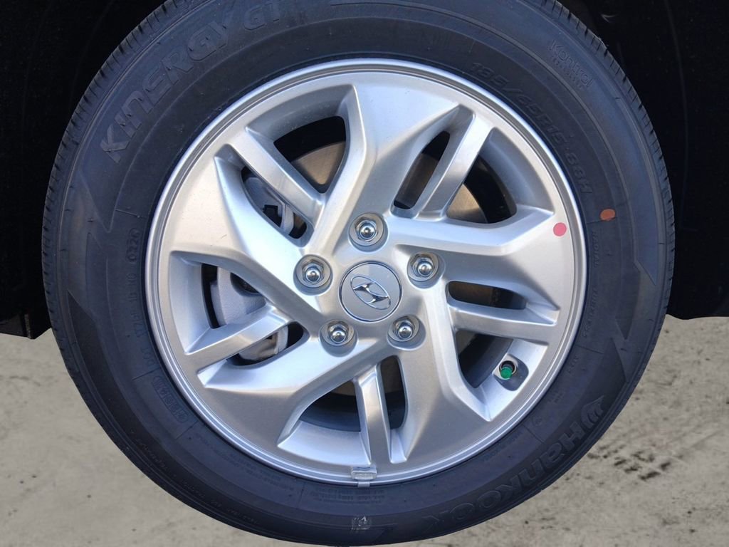 New 2026 Hyundai Venue SE FWD image 14