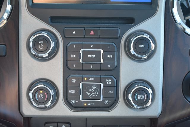 Used 2016 Ford F250 Lariat w/ Lariat Ultimate Package AWD/4WD image 34