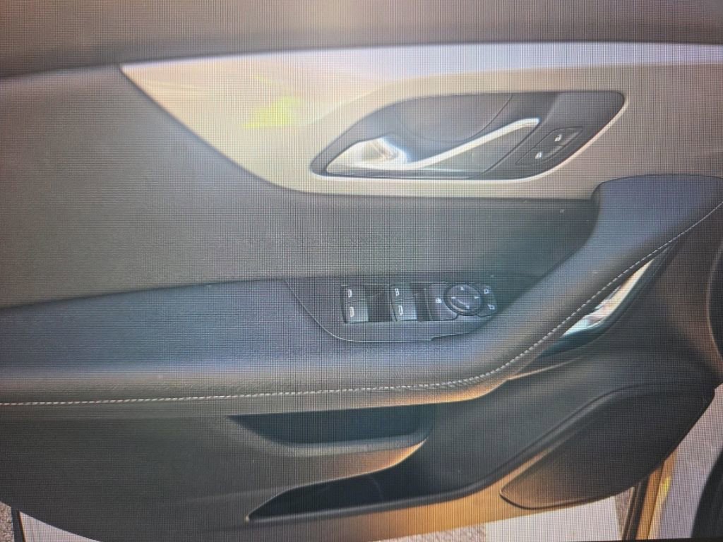 Used 2025 Chevrolet Blazer LT image 8