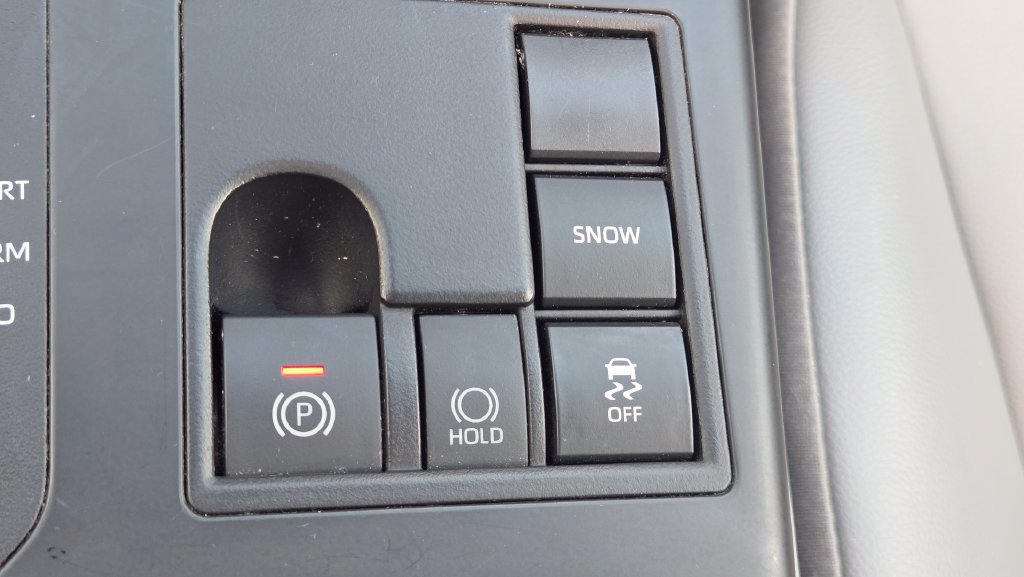Used 2023 Toyota Highlander XLE FWD image 35