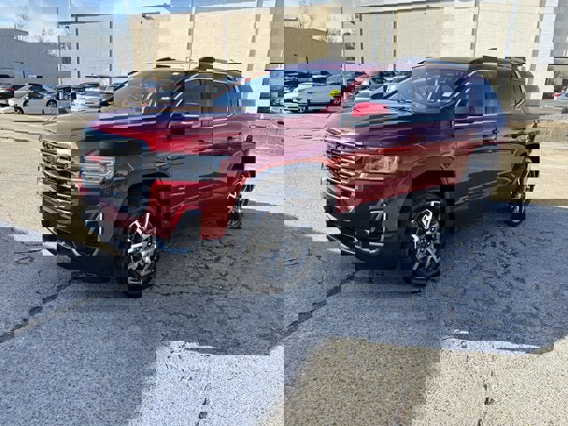 Used 2023 GMC Acadia SLE w/ Driver Convenience Package