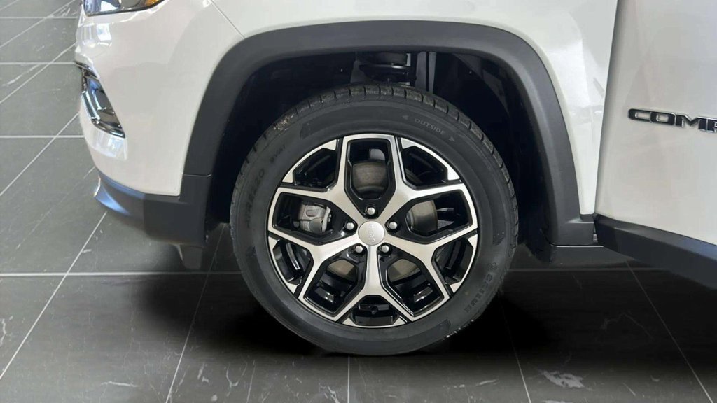 Used 2024 Jeep Compass Limited image 9