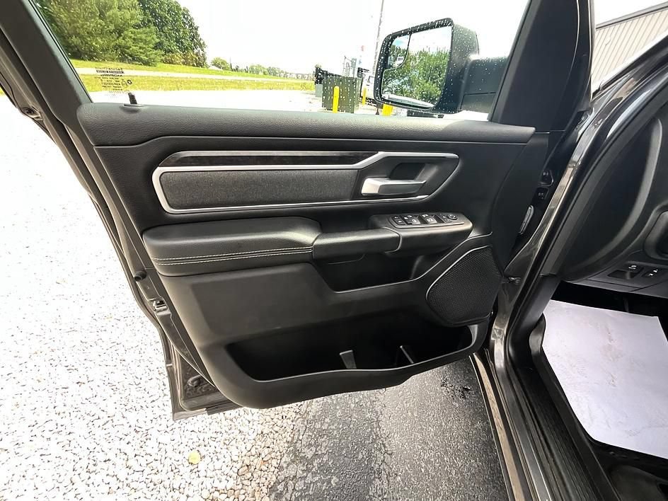 Used 2022 RAM 1500 Big Horn AWD/4WD image 12
