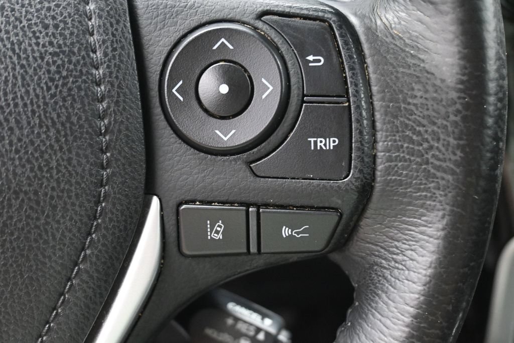 Used 2018 Toyota Corolla SE FWD image 16