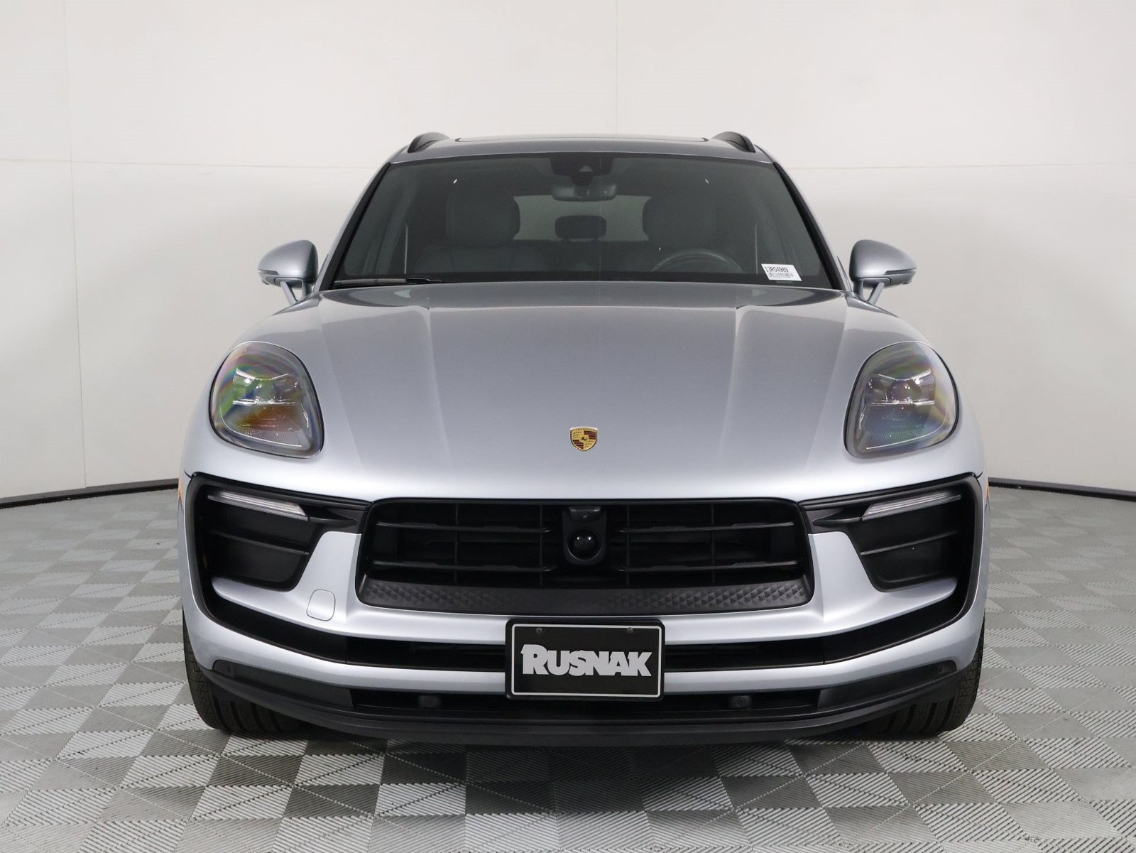 Certified 2026 Porsche Macan AWD/4WD image 10