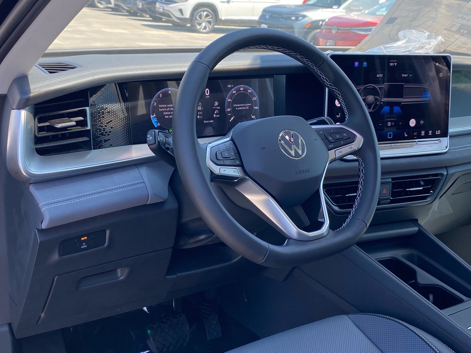 New 2026 Volkswagen Tiguan SE FWD image 3